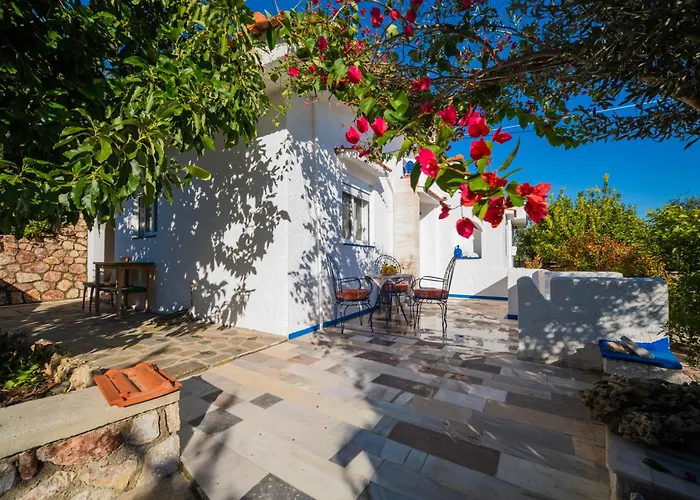 Aelia Filoxenia Apartment *